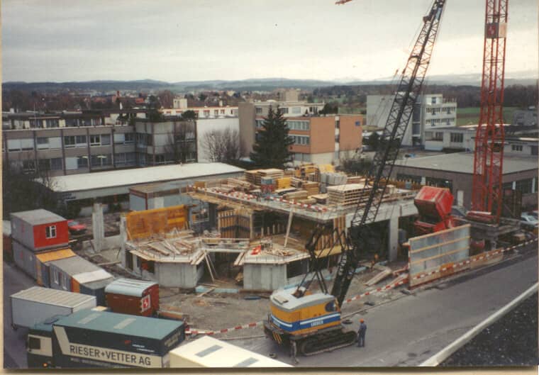 Rechts im Bild die Werkstatthöhe 1994