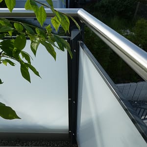 Terrassengeländer mit Matt-Glasfüllung
